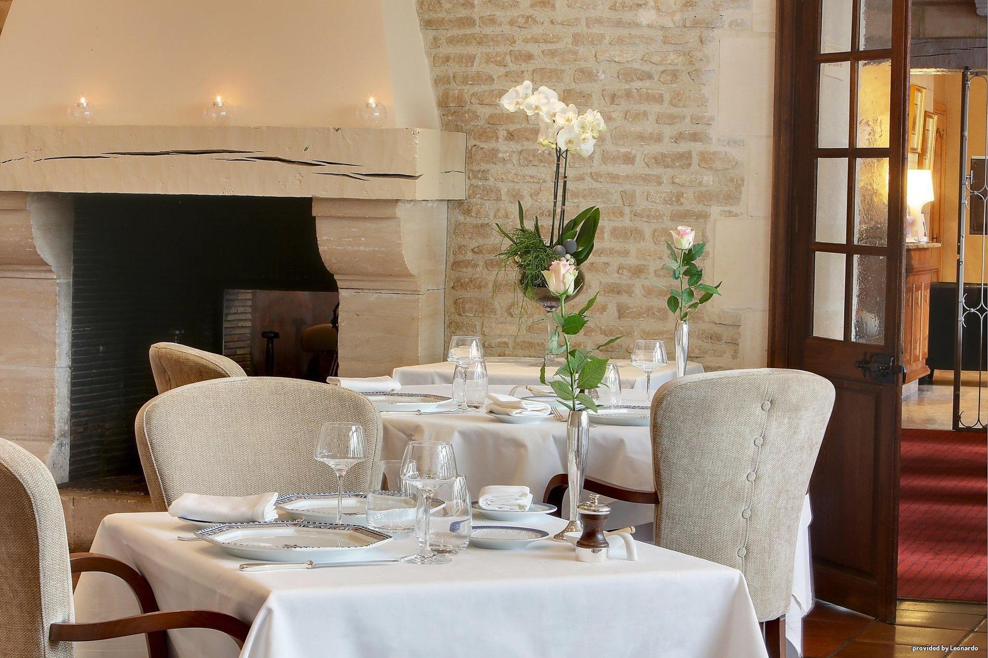 Hotel Restaurant Le Dauphin Et Le Spa Du Prieure Caen Exterior foto
